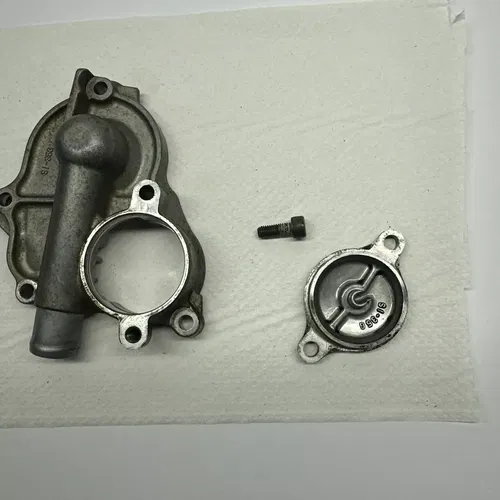 2005 - 2007 SUZUKI RMZ 450 WATER PUMP OIL FILTER HOUSING 17411-35G00 COVER RM-Z