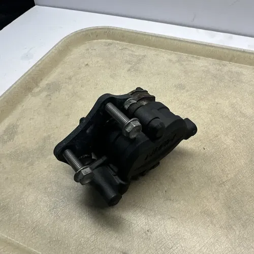 2024 KAWASAKI NINJA 500 ABS Front BRAKE CALIPER Pads BRACKET OEM