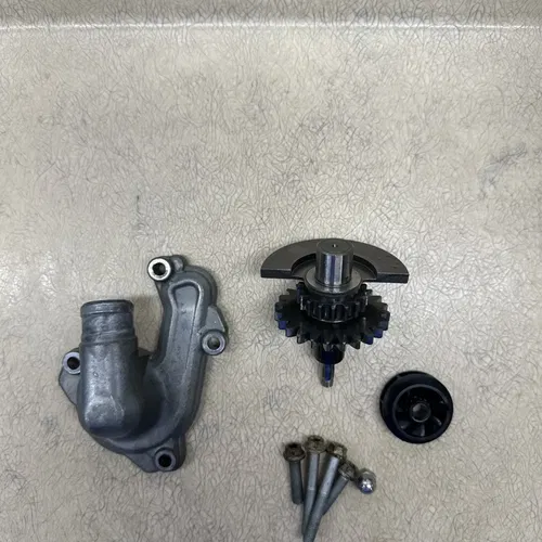 2023 GasGas EX350F Engine Water Pump Assembly Impellar Cover KTM HUS 79235052000