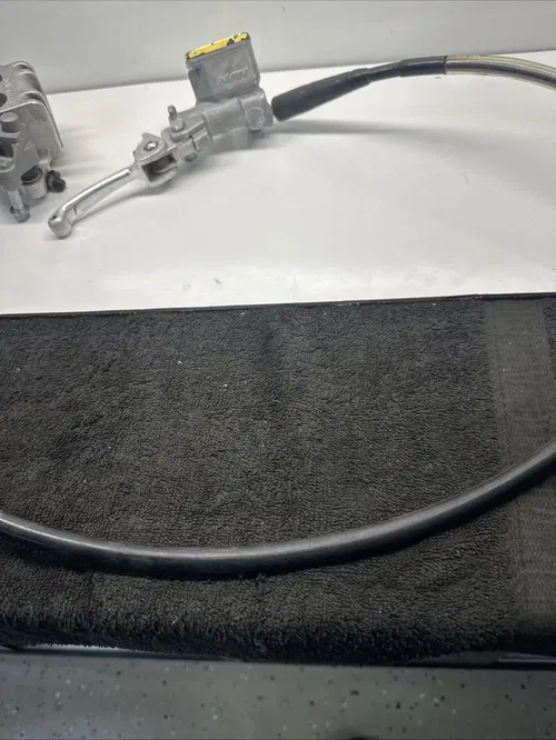 2001 RM250 Front Brake Assembly OEM Master Cylinder Caliper Suzuki RM 250