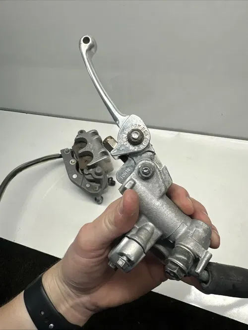 2001 RM250 Front Brake Assembly OEM Master Cylinder Caliper Suzuki RM 250