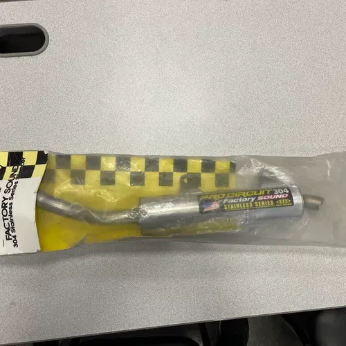 BRAND NEW 2000 YZ 250 Pro Circuit 304 Silencer
