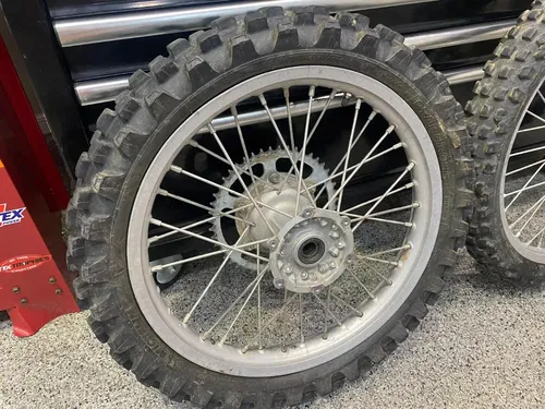 2000 2001 YAMAHA YZ125 YZ125 OEM FRONT & REAR TIRE HUB WHEEL ASSEMBLY YAMAHA #98