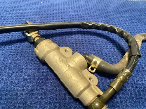 02-18 2006 YZ85 YZ 85 Rear Brake Assembly Caliper Master Cylinder Line Reservoir