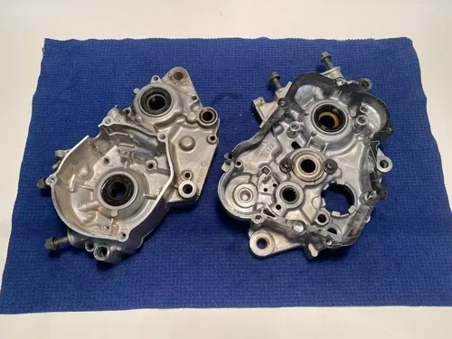 02-18 YAMAHA YZ85 OEM BOTTOM END ENGINE CRANK CASES LEFT AND RIGHT YZ85 OEM 03