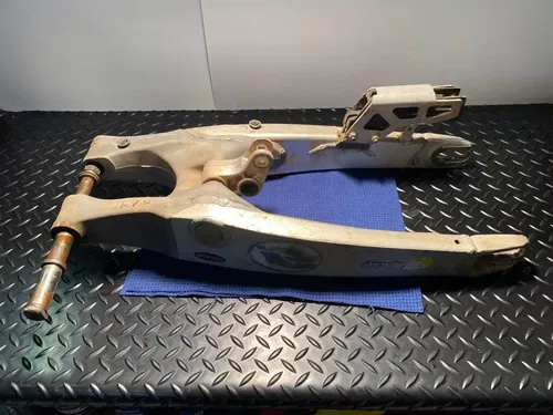 2002 YZ250F SWING ARM OEM YAMAHA 2002 YZ250F OEM YAMAHA SWING ARM
