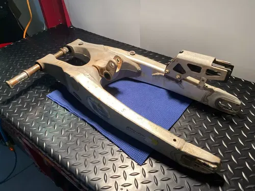 2002 YZ250F SWING ARM OEM YAMAHA 2002 YZ250F OEM YAMAHA SWING ARM