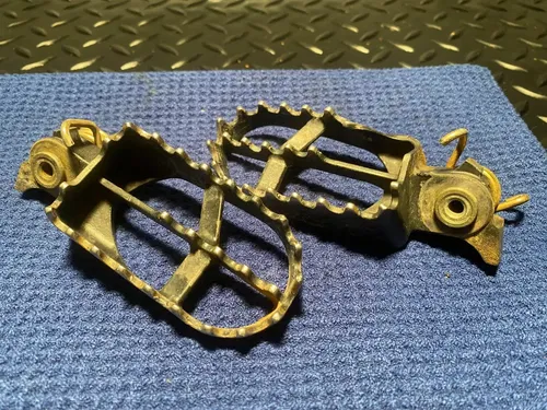 YAMAHA YZ125 2003 OEM FOOTPEGS OEM YAMAHA YZ125 YZ250 2003 OEM