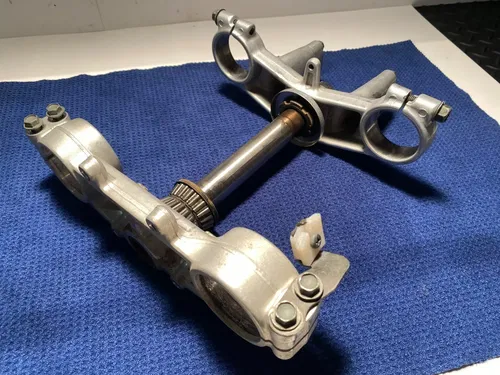 2004 03-14 YZ85 TRIPLE TREE FORK CLAMP BRIDGE STEERING STEM FORK 5PA-23340-01-00