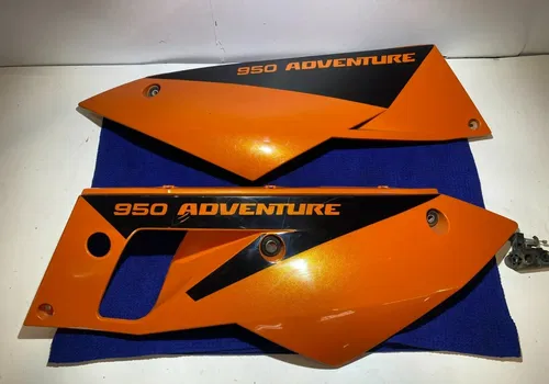 2005 KTM 950 ADVENTURE REAR LEFT & RIGHT SIDE FAIRING COVER PLASTIC ASSEMBLY ADV