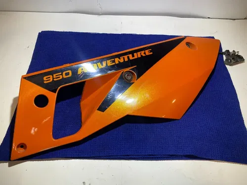 2005 KTM 950 ADVENTURE REAR LEFT & RIGHT SIDE FAIRING COVER PLASTIC ASSEMBLY ADV