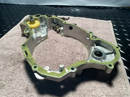 1998 98 YZ250 YZ 250 OEM Inner Intermediate Clutch Cover Water Pump Housing Case