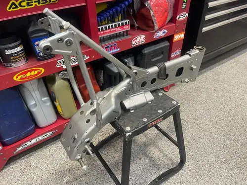 2005 KAWASAKI KLX 110 MAIN FRAME CHASSIS OEM MAIN FRAME 2005 KLX 110 W/PAPERS