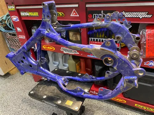 2003 Yamaha YZ85 MAIN FRAME CHASSIS OEM MAIN FRAME YAMAHA YZ85 FRAME WITH/PAPERS
