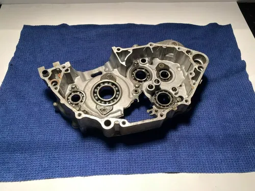2002 YAMAHA WR250F YZ250 YZ250F OEM RIGHT ENGINE MOTOR CRANKCASE CRANK CASE