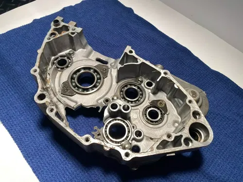 2002 YAMAHA WR250F YZ250 YZ250F OEM RIGHT ENGINE MOTOR CRANKCASE CRANK CASE