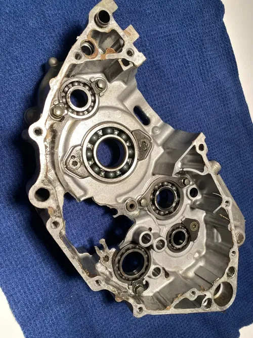 2002 YAMAHA WR250F YZ250 YZ250F OEM RIGHT ENGINE MOTOR CRANKCASE CRANK CASE
