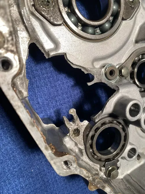 2002 YAMAHA WR250F YZ250 YZ250F OEM RIGHT ENGINE MOTOR CRANKCASE CRANK CASE
