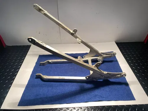 OEM SUZUKI RM250 RM 250 1998 98 SUBFRAME OEM SUB FRAME RM250 SUZUKI