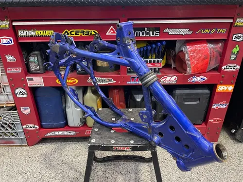 2003 Yamaha YZ85 MAIN FRAME CHASSIS OEM MAIN FRAME YAMAHA YZ85 FRAME WITH/PAPERS