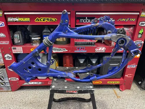 2003 Yamaha YZ85 MAIN FRAME CHASSIS OEM MAIN FRAME YAMAHA YZ85 FRAME WITH/PAPERS