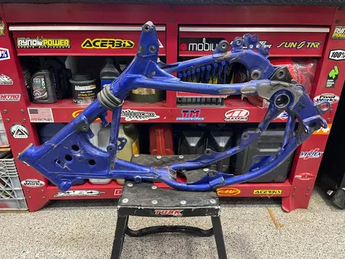 2003 Yamaha YZ85 MAIN FRAME CHASSIS OEM MAIN FRAME YAMAHA YZ85 FRAME WITH/PAPERS