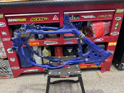 2003 Yamaha YZ85 MAIN FRAME CHASSIS OEM MAIN FRAME YAMAHA YZ85 FRAME WITH/PAPERS