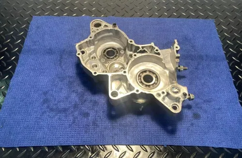 2015 Yamaha YZ 125 Motor Engine Crank Cases LEFT OEM YAMAHA CASE YZ125 2015 OEM
