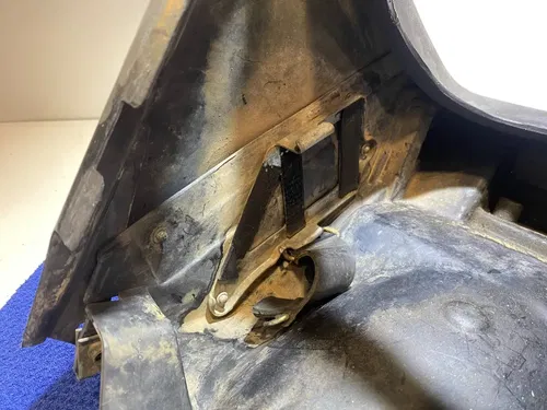 1999 SUZUKI RM250 OEM AIRBOX INTAKE AIR BOX CASE 13700-37E21 OEM SUZUKI RM 250