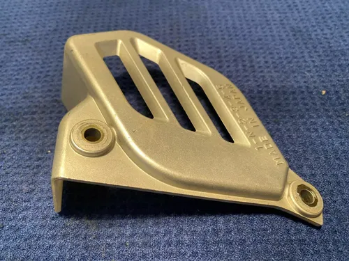 2000 - 2003 YAMAHA TTR125 TTR 125 TT-R125 OEM FRONT SPROCKET COVER GUARD TT-R #2