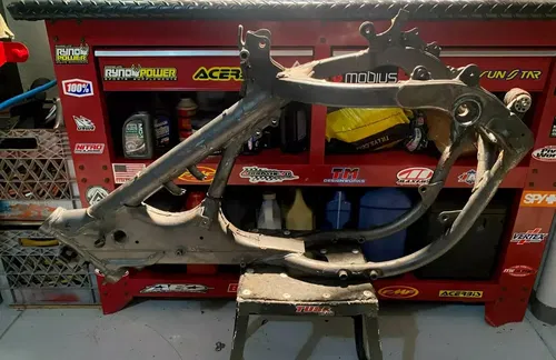 98 Suzuki RM250 RM 250 OEM Main Frame Chassis Body Engine Cradle 98 OEM RM250 #2