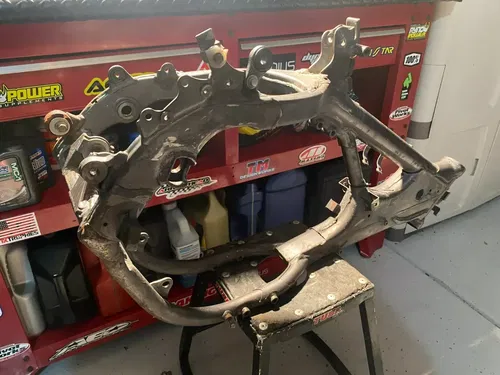 98 Suzuki RM250 RM 250 OEM Main Frame Chassis Body Engine Cradle 98 OEM RM250 #2