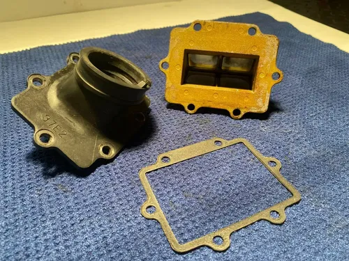 1999 SUZUKI RM 250 RM250 OEM REEDS AND HOUSING ASSEMBLY OEM REEDS SUZUKI RM250