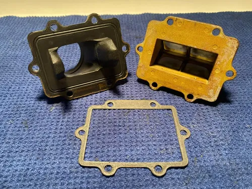 1999 SUZUKI RM 250 RM250 OEM REEDS AND HOUSING ASSEMBLY OEM REEDS SUZUKI RM250