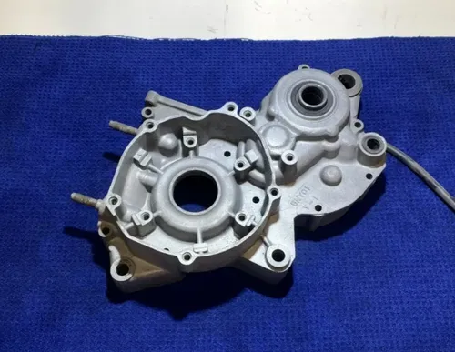 2003 YZ125 Crankcase LEFT OEM Engine Bottom End Crank Case LEFT Yamaha YZ 125