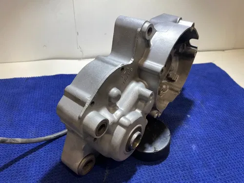 2003 YZ125 Crankcase LEFT OEM Engine Bottom End Crank Case LEFT Yamaha YZ 125