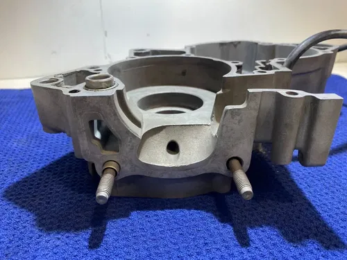 2003 YZ125 Crankcase LEFT OEM Engine Bottom End Crank Case LEFT Yamaha YZ 125