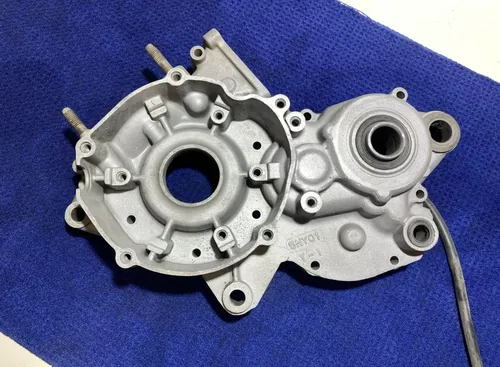 2003 YZ125 Crankcase LEFT OEM Engine Bottom End Crank Case LEFT Yamaha YZ 125