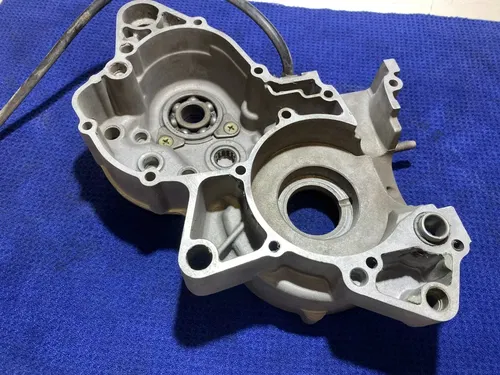 2003 YZ125 Crankcase LEFT OEM Engine Bottom End Crank Case LEFT Yamaha YZ 125