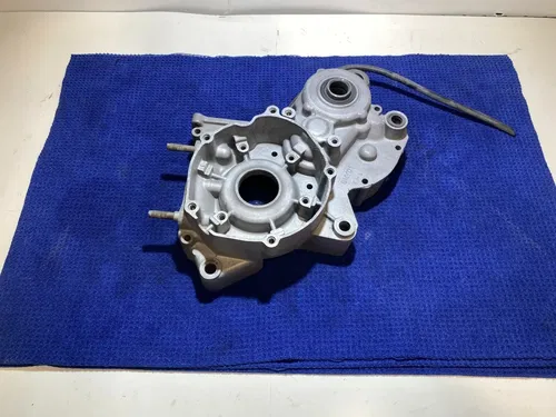 2003 YZ125 Crankcase LEFT OEM Engine Bottom End Crank Case LEFT Yamaha YZ 125