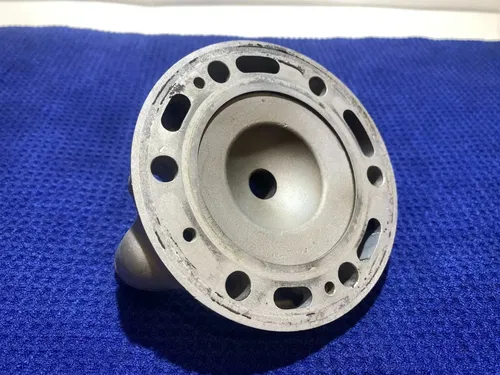 2000 YZ250 CYLINDER HEAD CAP POLISHED GENUINE OEM YAMAHA YZ 250 CYLINDER HEAD #2