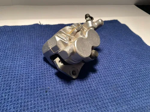 2002 YZ250f Front Brake Caliper NISSIN Pads Piston YAMAHA YZ250F OEM 00-02