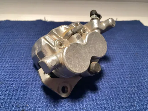 2002 YZ250f Front Brake Caliper NISSIN Pads Piston YAMAHA YZ250F OEM 00-02