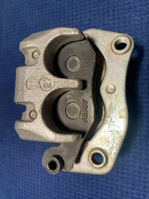 2002 YZ250f Front Brake Caliper NISSIN Pads Piston YAMAHA YZ250F OEM 00-02