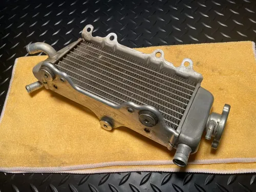 2003 YZ125 Right Side Radiator OEM Fill Side Cap 5NY-12461-00-00 Yamaha YZ 02-04