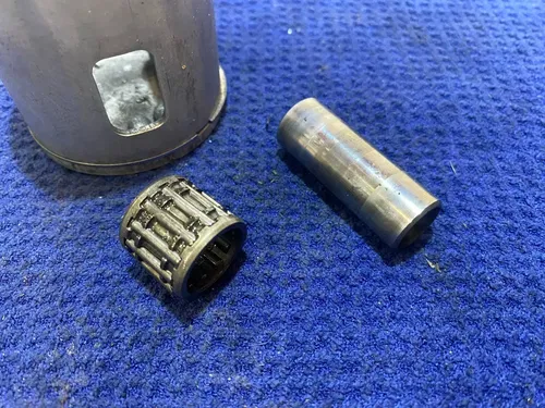1998 YZ 125 YAMAHA PISTON PIN AND BEARING ASSEMBLY YZ 125 YAMAHA PISTON KIT