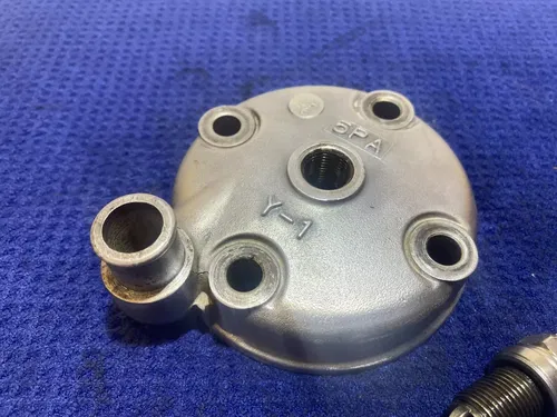 2004 Yamaha YZ85 YZ 85 OEM CYLINDER HEAD YAMAHA OEM CYLINDER HEAD 2004 YZ