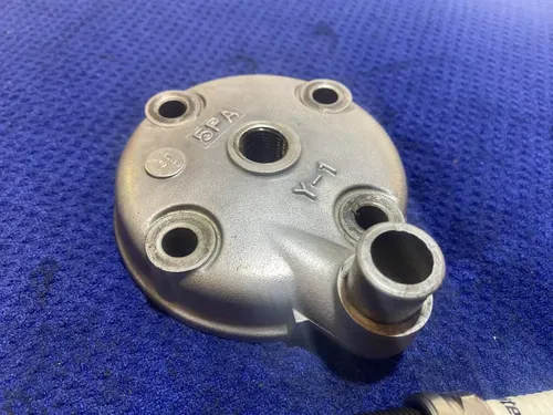 2004 Yamaha YZ85 YZ 85 OEM CYLINDER HEAD YAMAHA OEM CYLINDER HEAD 2004 YZ