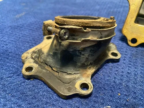 2000 YAMAHA YZ250 OEM INTAKE REED BLOCK ASSEMBLY 4XL-13610-00-00 OEM YZ250