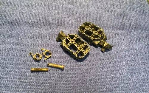 2015 YZ125 Yamaha YZ125 FOOTPEGS WIDE PEGS SPRING PINS ASSEMBLY YAMAHA YZ125 YZ